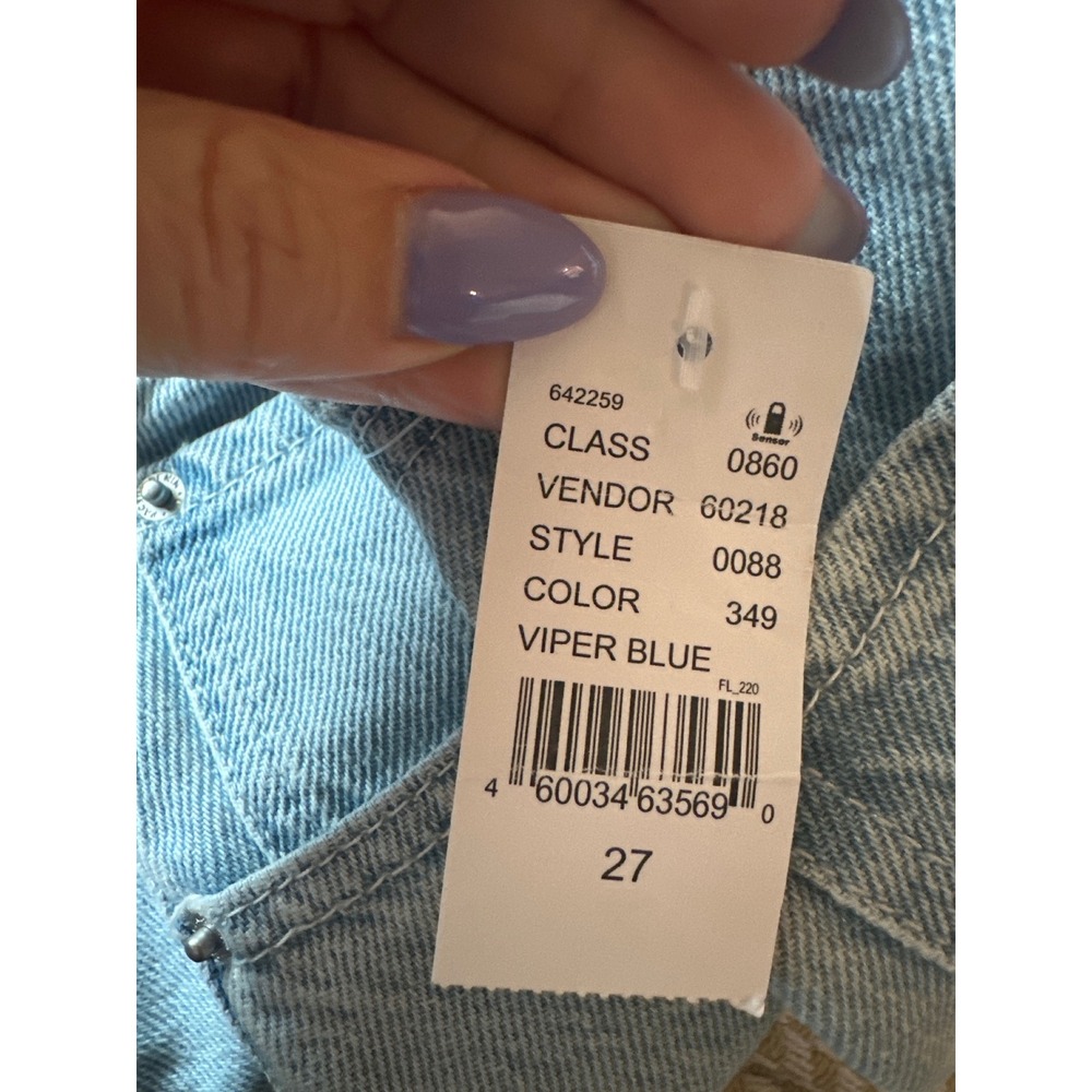 PacSun | NWT Eco High Waisted Light Blue Wash Straight Leg Denim V-Dip Jeans, 27 - Picture 8 of 9